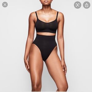 SKIMS NWOT Sculpting Bra and Core Control Thong
